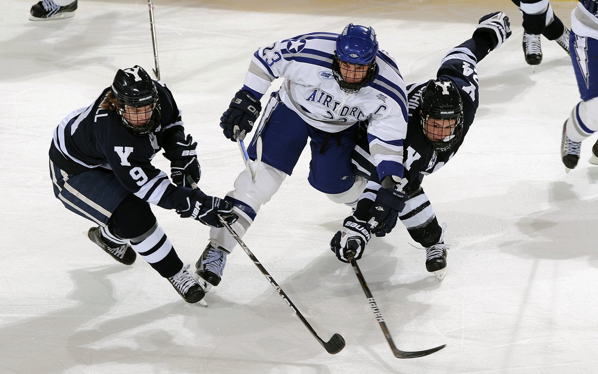 九游网页版官网-德甲攻防大战：节奏快得令人窒息的比赛，德甲进攻型球队